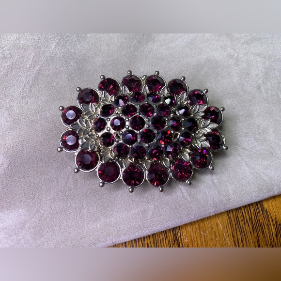 Jewelry - Amethyst colored crystals in a large One Size ring